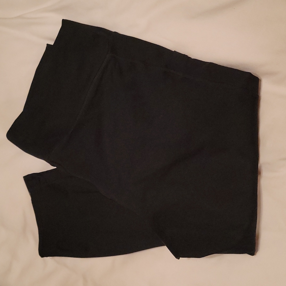 Fabletics PowerHold Capri-3/4 Athletic Pants, Size 1x, Black, side pockets